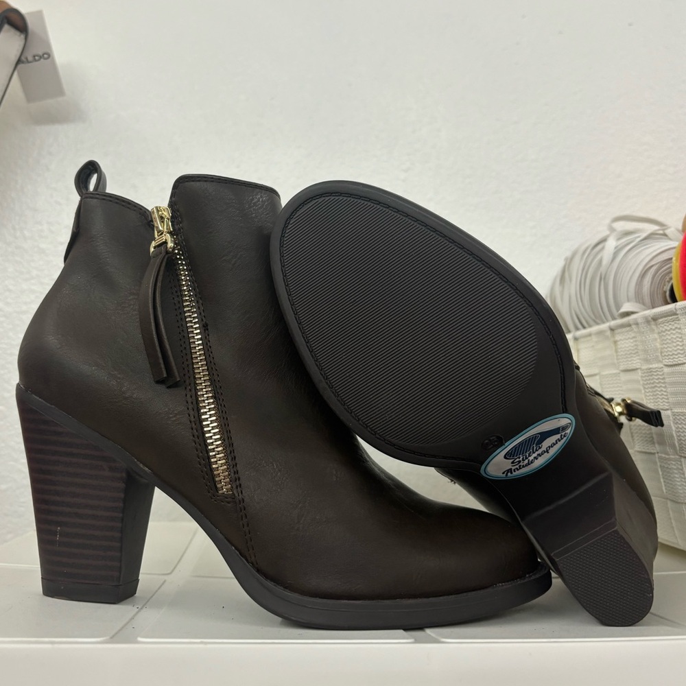 New anti slip brown boot